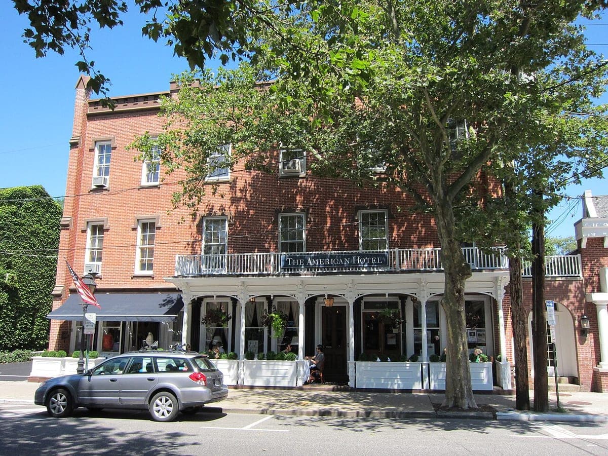 The American Hotel