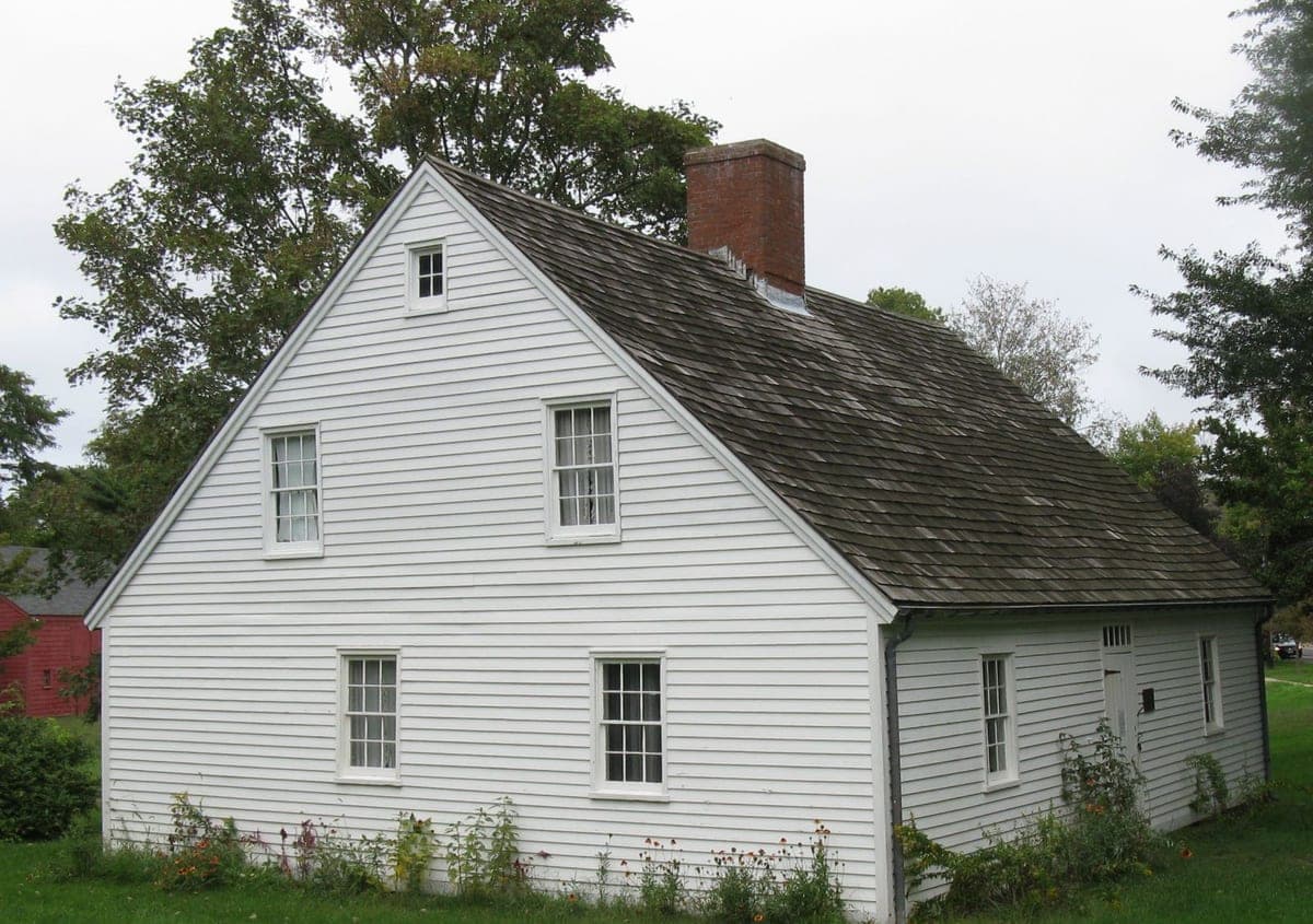 Commons file's own caption reads 'Miss Amy's Cottage' — the Wikipedia article for this Amagansett museum confirms it is 'sometimes referred to as Miss Amelia's Cottage & Roy Lester Carriage House' and uses this exact file as its infobox photo.