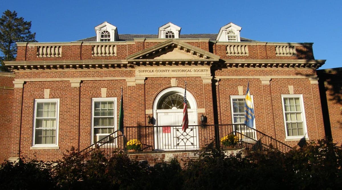The building's own facade carries "SUFFOLK COUNTY HISTORICAL SOCIETY" carved above the entrance, with the street number "300" over the door — matching this record's address.