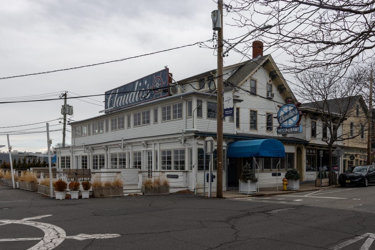 Claudio's Tavern & Grill