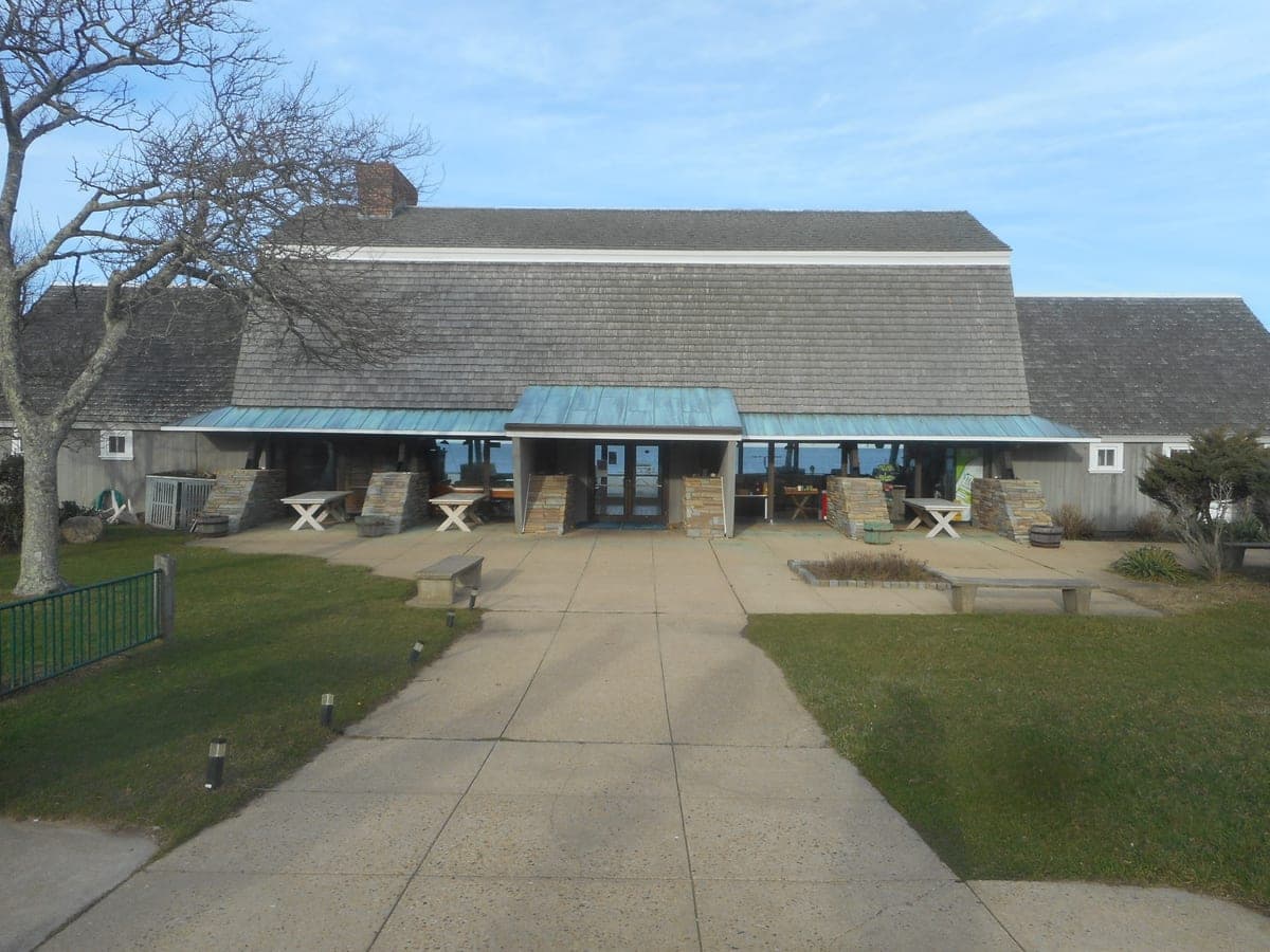 George’s Lighthouse Bar & Grill in Montauk