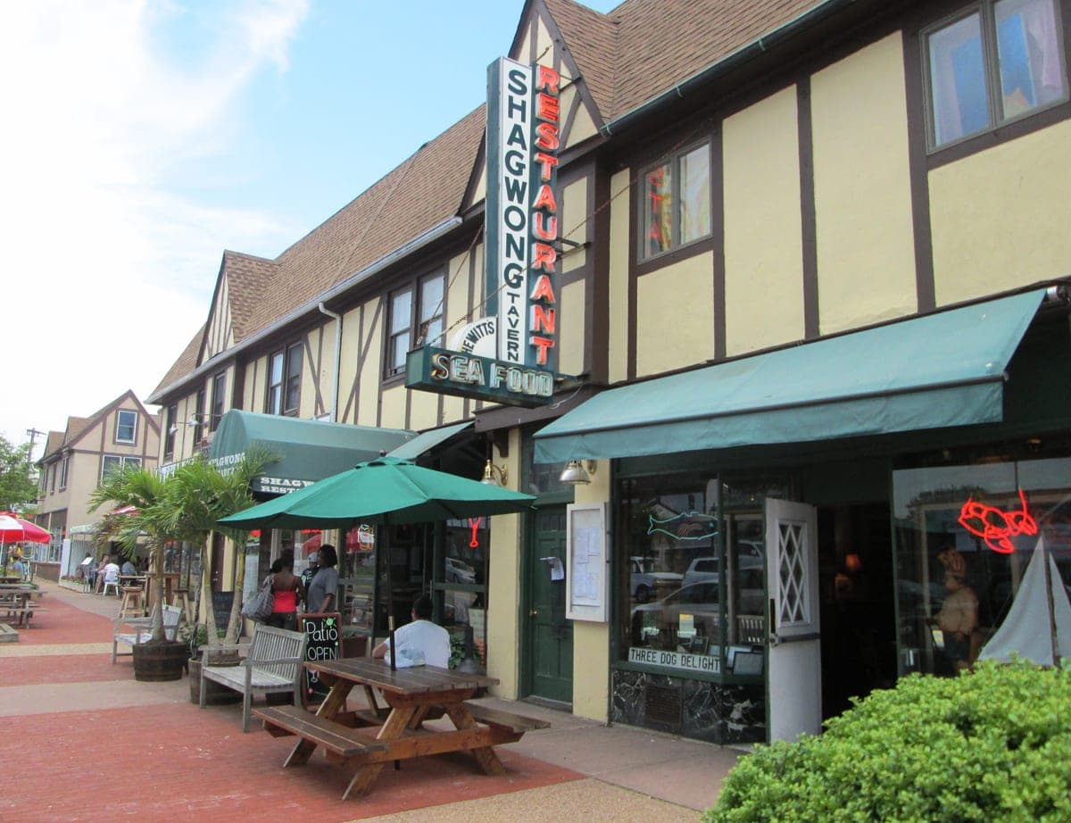 Shagwong Tavern in Montauk
